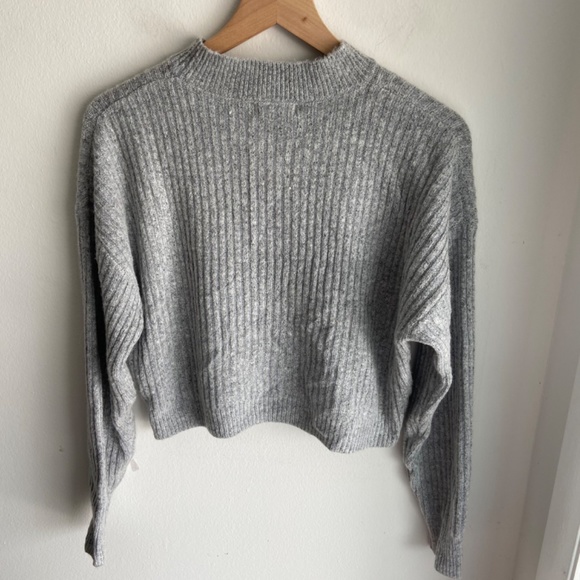 Forever 21 striped green gray crop sweater - size L - Picture 4 of 6